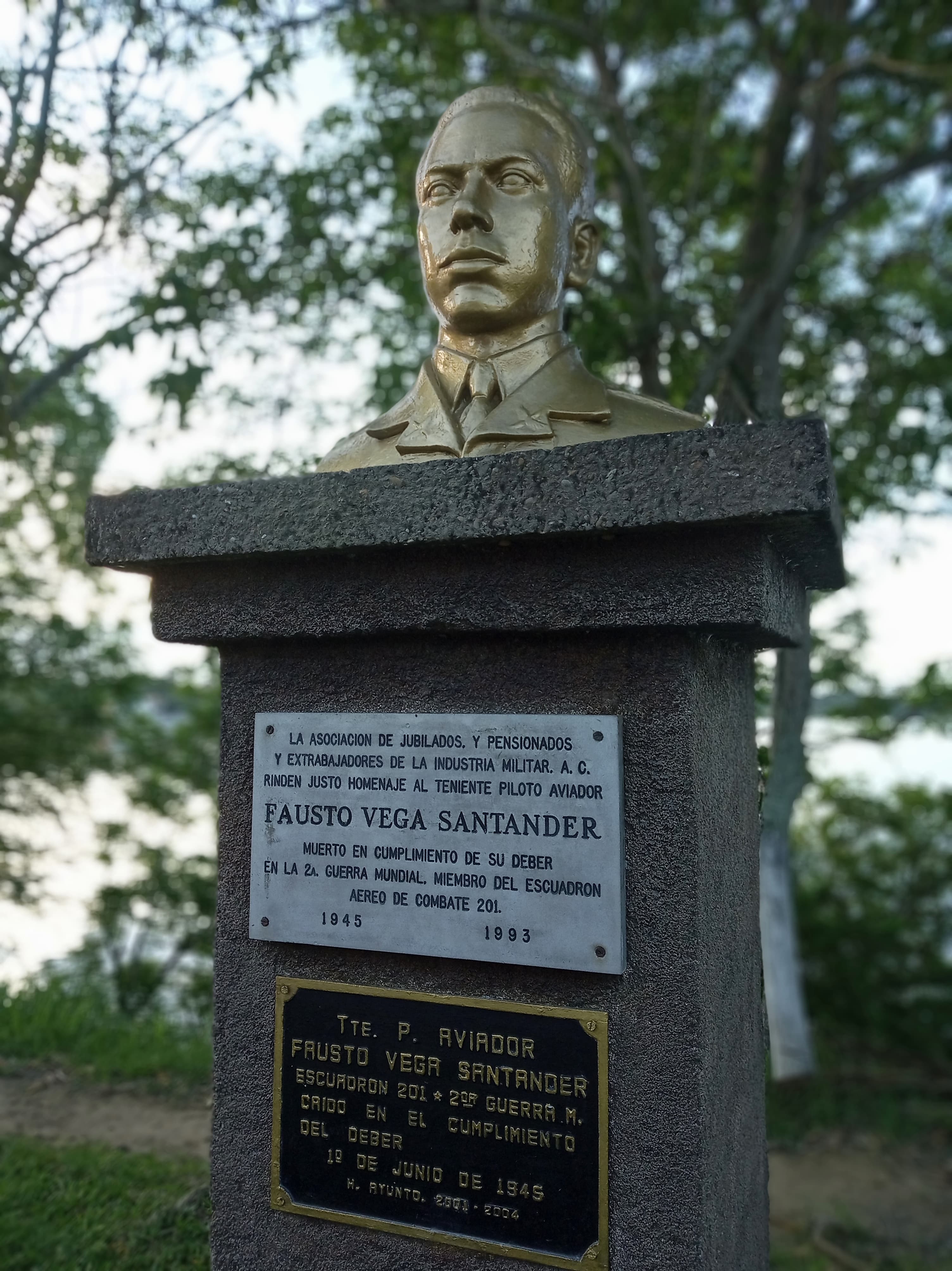 Memorial bust of Fausto Vega Santander on Boulevard Ruiz Malerva, Tuxpan, Veracruz. (Memorial monument — not a period photograph of the person; no verified photograph of them survives.)