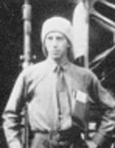 Historical portrait photograph of General Gustavo Salinas Camiña.